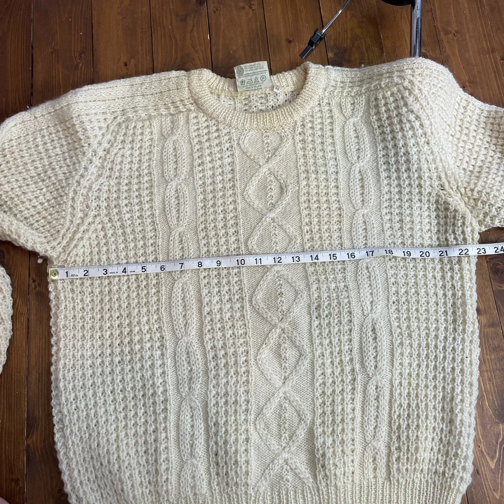 Gaeltarra handloomed cableknit sweater cream